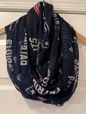 New England Patriots Infinity Scarf | NFL Team Logo Lightweight Loop Scarf